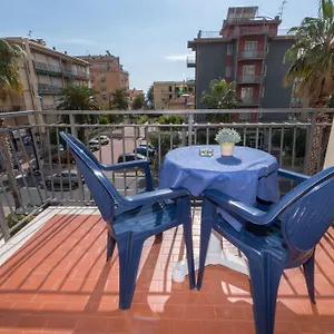 villa-nicole-borgio-verezzi.hotelitalianriviera.com/